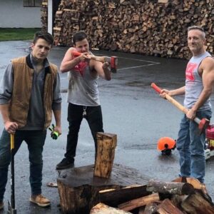 Dad and twin sons cut enough firewood to fill 80 trucks – donate it all to those who need it most